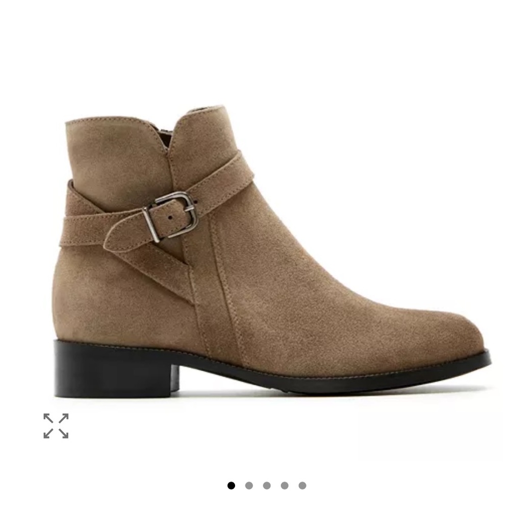 La CANADIENNE Tan Suede Ankle Boots